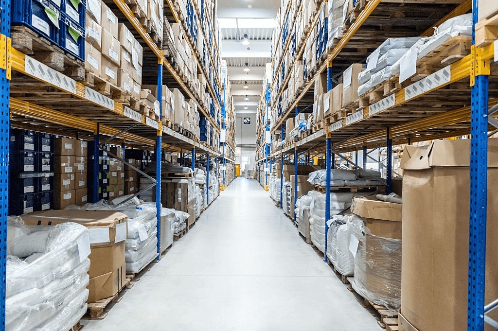 Sắp xếp hàng hóa khoa học giúp tiết kiệm diện tích và dễ dàng kiểm soát hơn