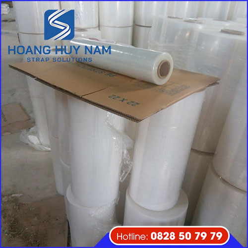 Màng PE đóng vai trò là lớp bảo vệ linh hoạt và kinh tế