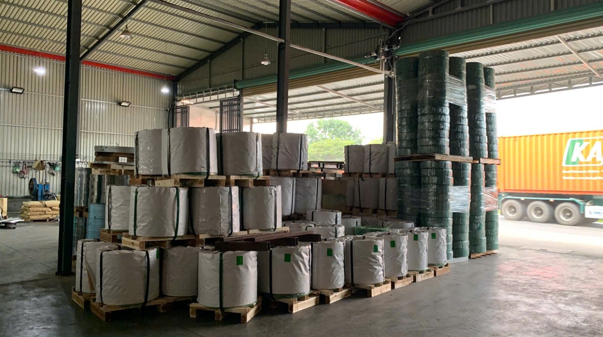 Ứng dụng của dây đai thép dùng trong công nghiệp đóng gói và vận chuyển